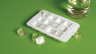 iOS Ice Cubes Because iPhones Can't Chill Drinks